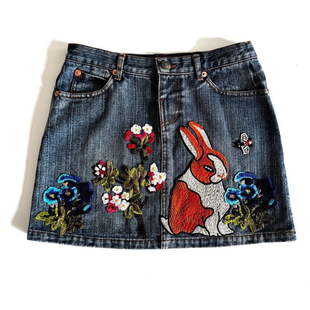 Gucci 🖤 Girls Bunny and Bee denim skirt 7Y